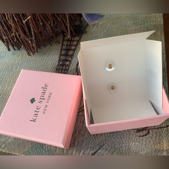 NWT Kate Spade Golden Round Quartz Cubic Zirconia Studs - Picture 3 of 5